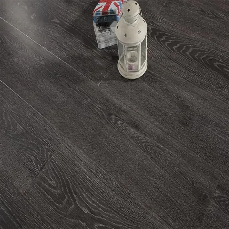 ¿Se pueden teñir los suelos laminados de negro?