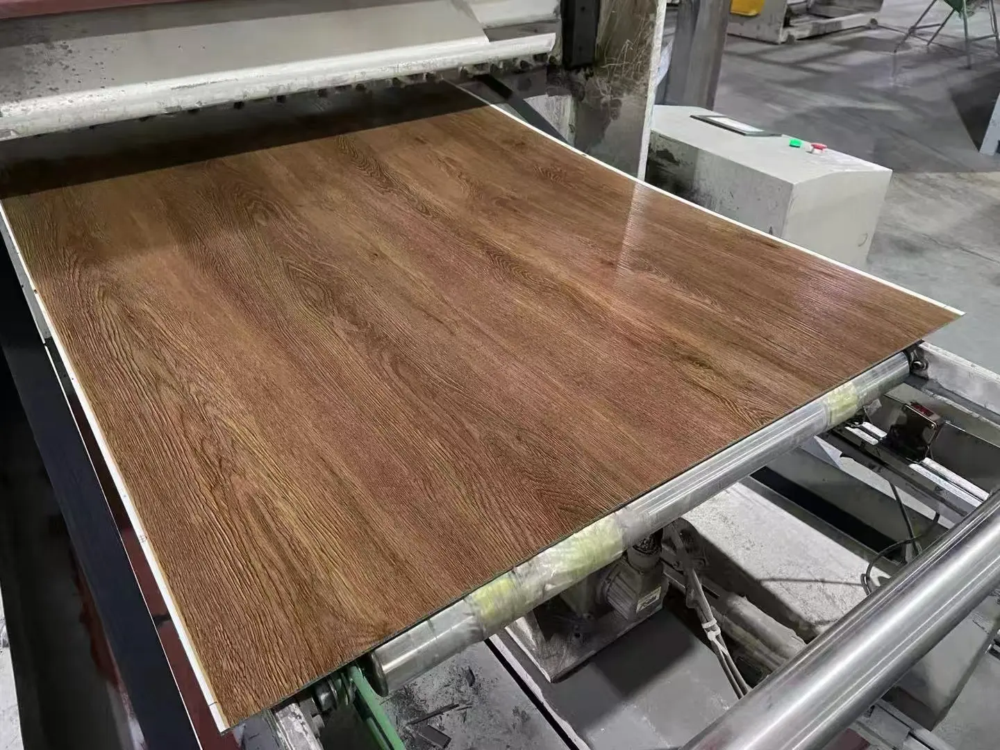 SPC Piso rensado en caliente